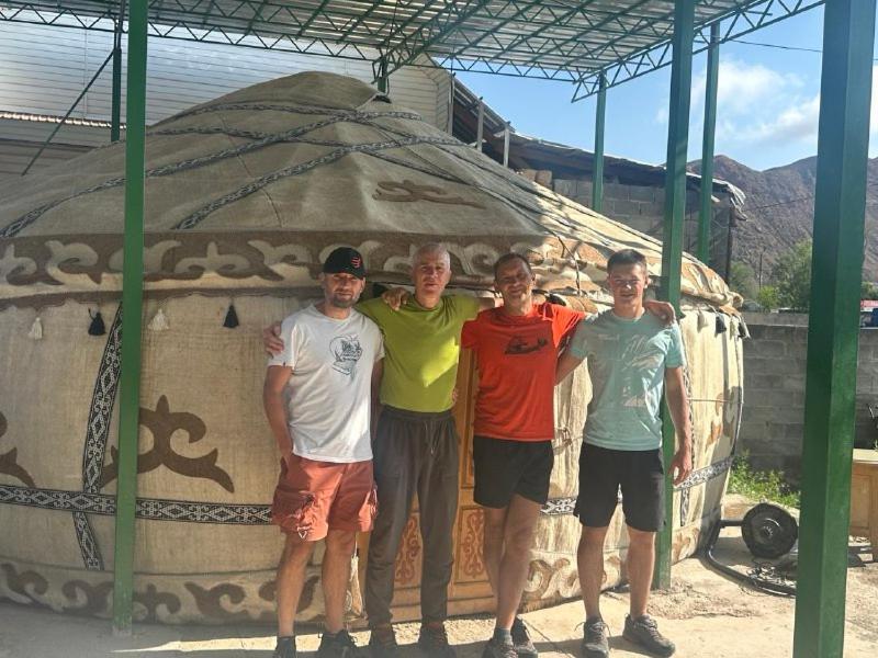 Rozalinda Guesthouse Naryn Luaran gambar